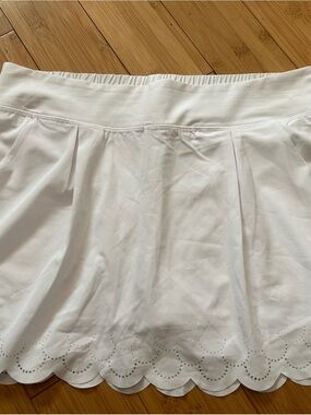 Kyodan Golf/Tennis White Scalloped-Hem Skirt